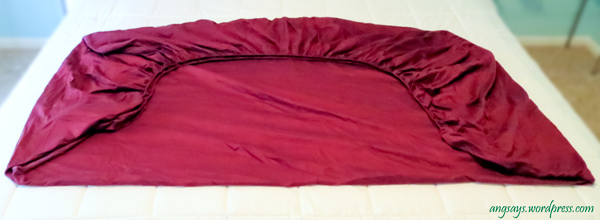 How to Fold Fitted Sheets - angsays.wordpress.com How to Fold Sheets