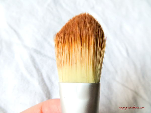 Clean Makeup Brush