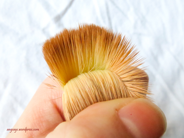 How to Clean Makeup Brushes