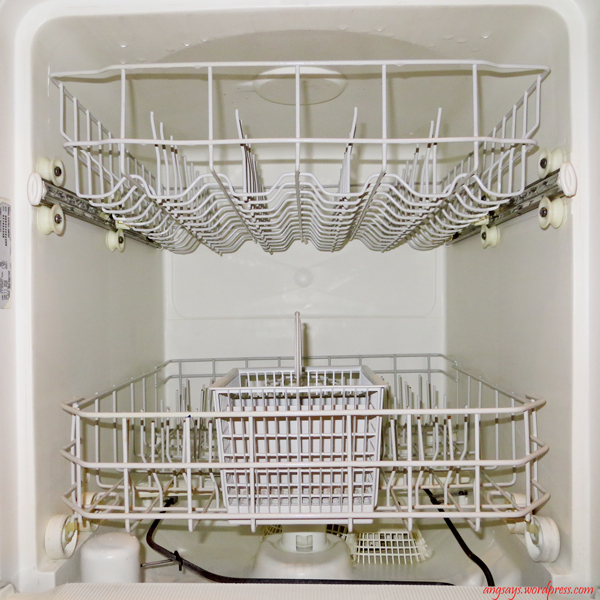 clean-dishwasher-naturally