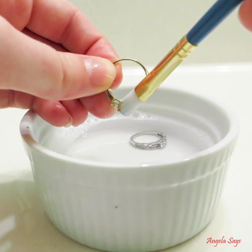 homemade jewelry cleaner