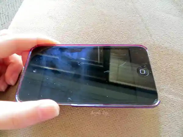 The Best Way to Clean an iPhone Screen