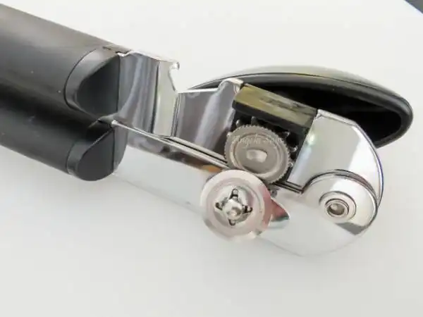 Cleaning the Can Opner