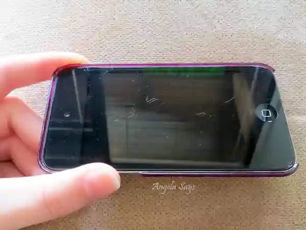 The Best Way to Clean an iPhone Screen